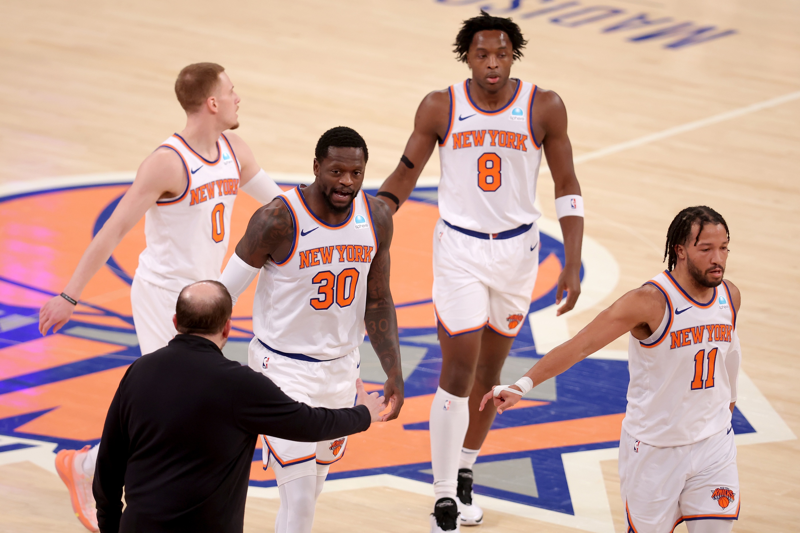 Knicks vs. Warriors prediction, player props, best bets against
