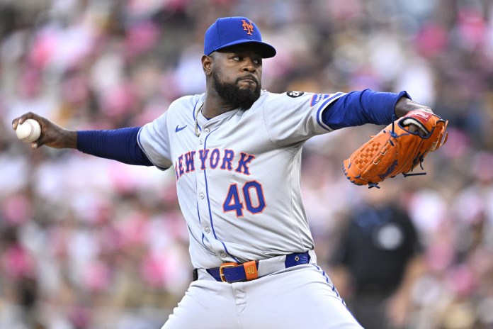 New York Mets starting pitcher Luis Severino (40) delivers a pitch during the first inning of the game against the San Diego Padres at Petco Park in San Diego, California, on August 22, 2024.