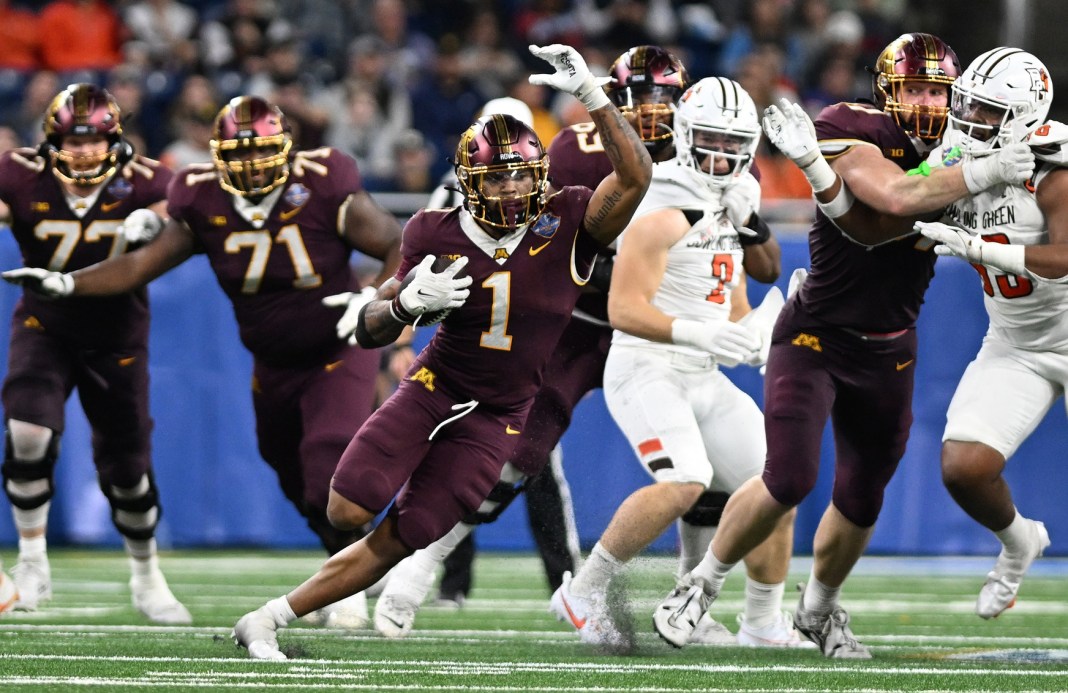 darius taylor of the minnesota golden gophers