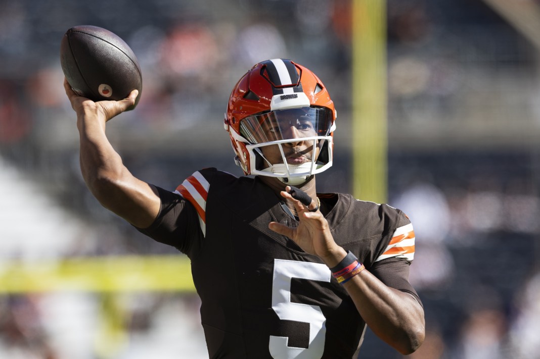 Browns quarterback Jameis Winston throws a pass in a Week 8 game against the Ravens.