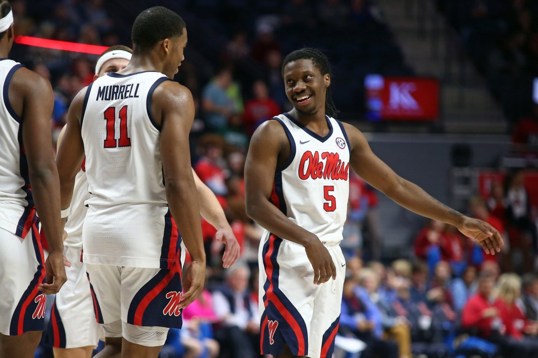 Ole Miss guard Jaylen Murray speaks to a teammate in a meeting with Oral Roberts during the 2024-25 season.