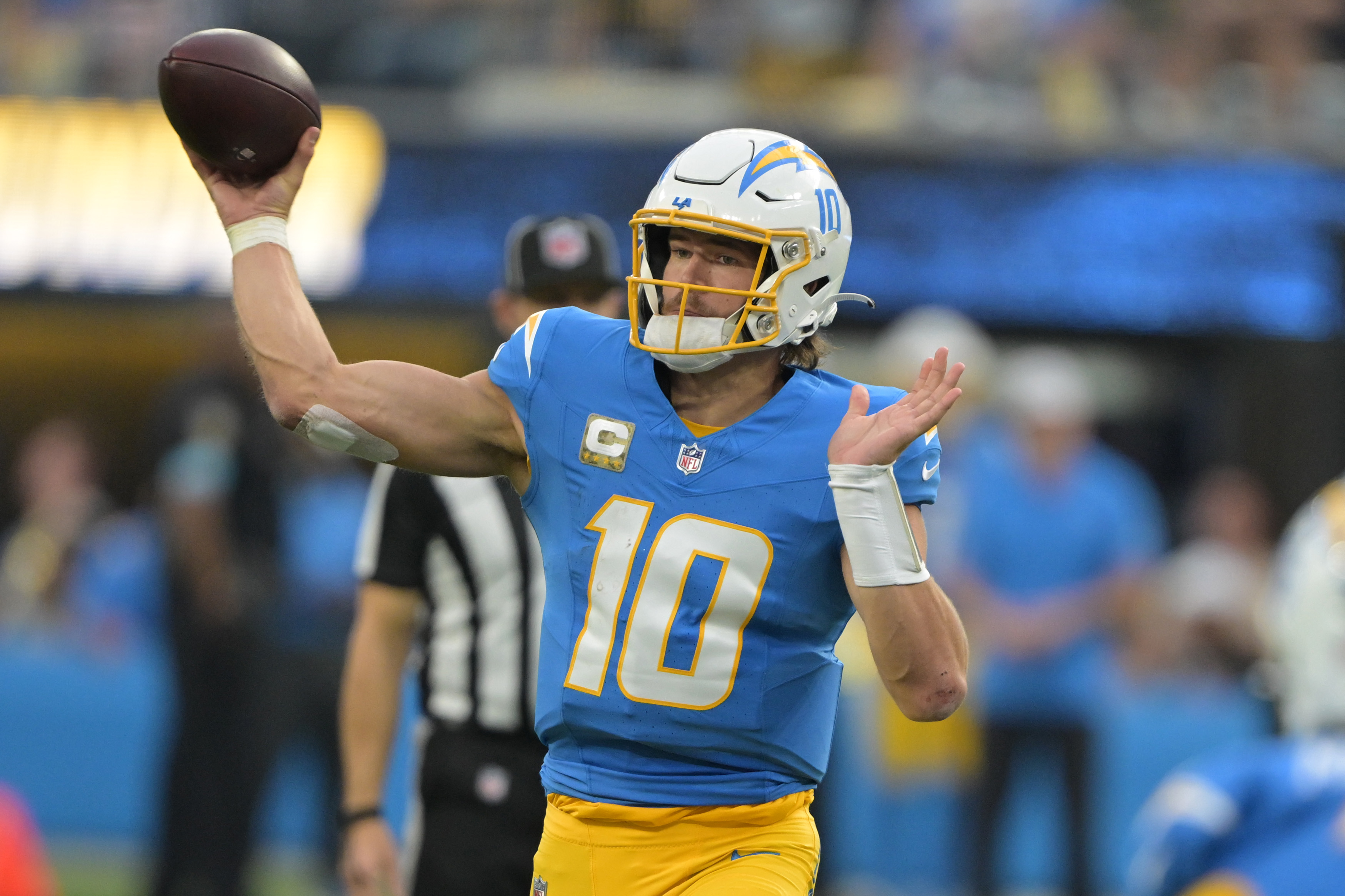 NFL Week 11 Betting Insights: Smart Money Trends and Key Matchups