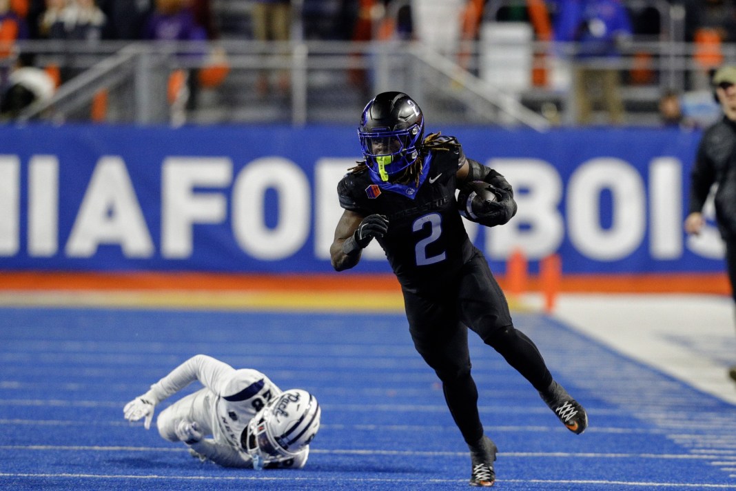 Boise State Broncos running back Ashton Jeanty (2) runs the ball against the Nevada Wolf Pack