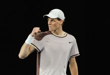 2025 Australian Open Odds: Men’s Betting Preview, Favorites and Players to Watch Jannik Sinner celebrates a point won against Daniil Medvedev in the 2024 Australian Open final.