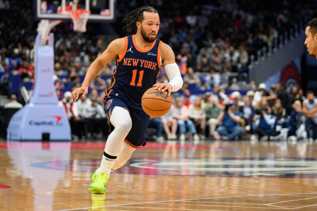 Knicks star Jalen Brunson brings the ball up against the Wizards during the 2024-25 NBA season.