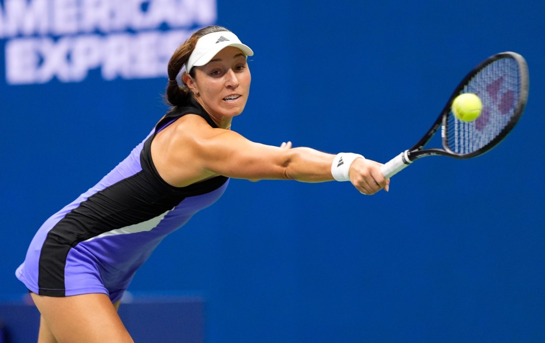 Jessica Pegula looks to hit a backhand against Aryna Sabalenka at the 2024 US Open.