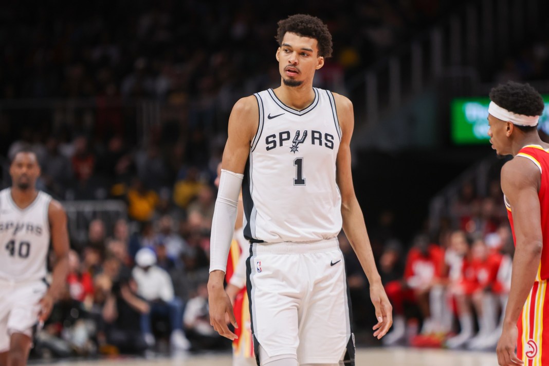 Spurs superstar Victor Wembanyama walks around during a meeting with the Hawks in the 2024-25 NBA season.