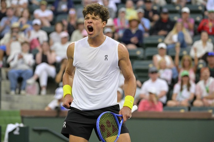 Ben Shelton celebrates a big point won against Karen Khachanov at Indian Wells 2025.