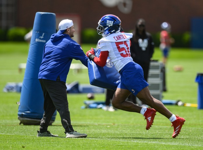 abdul carter new york giants defensive rookie of the year