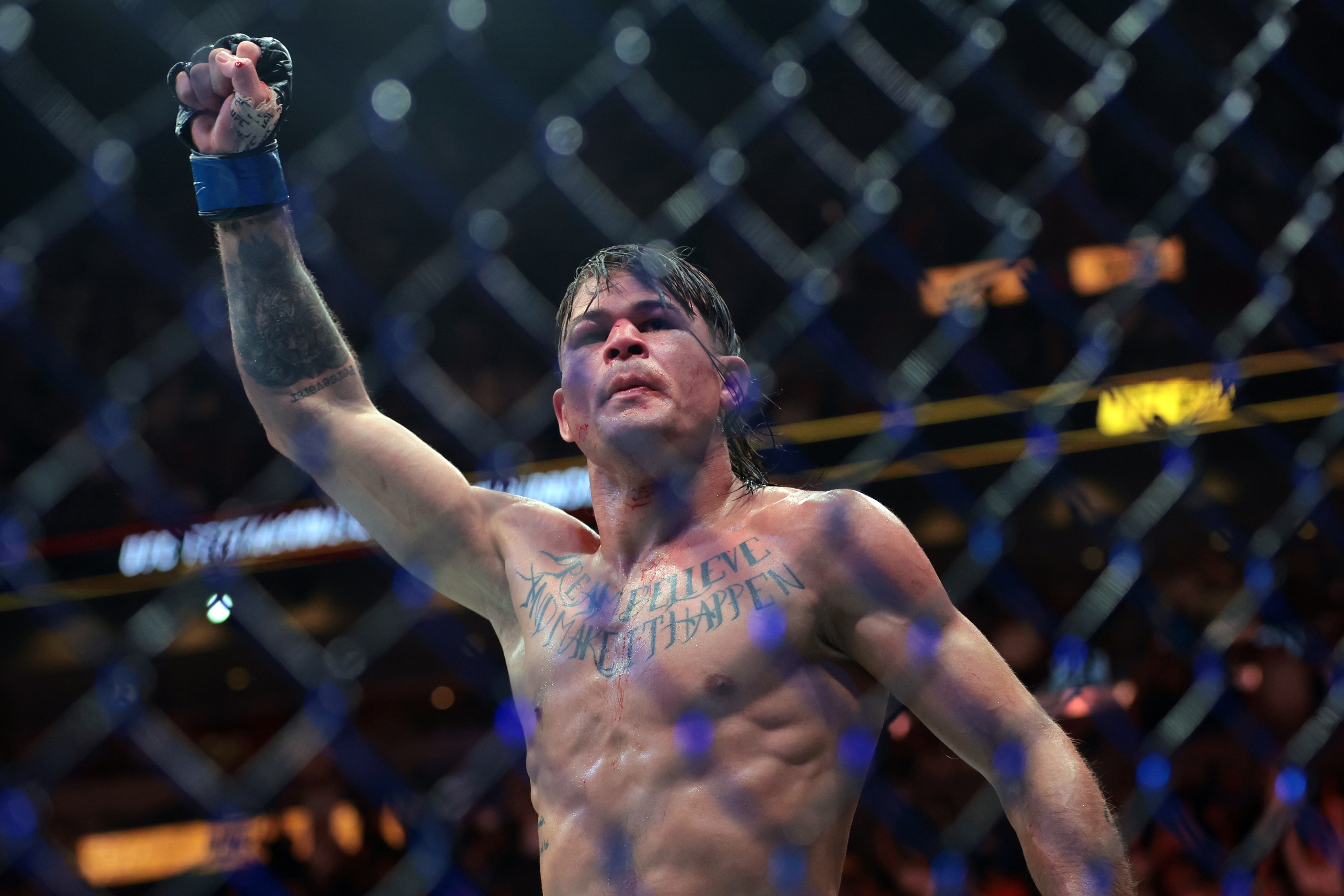 Crowd Reaction at UFC Noche