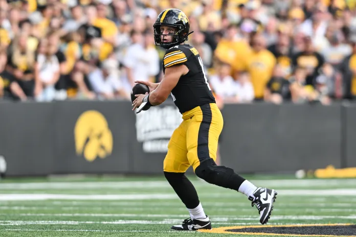 Mark Gronowski Iowa Hawkeyes quarterback