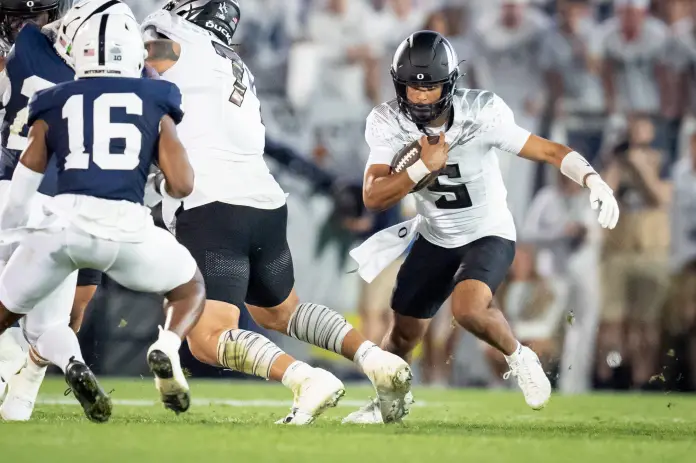 Dante Moore Oregon quarterback