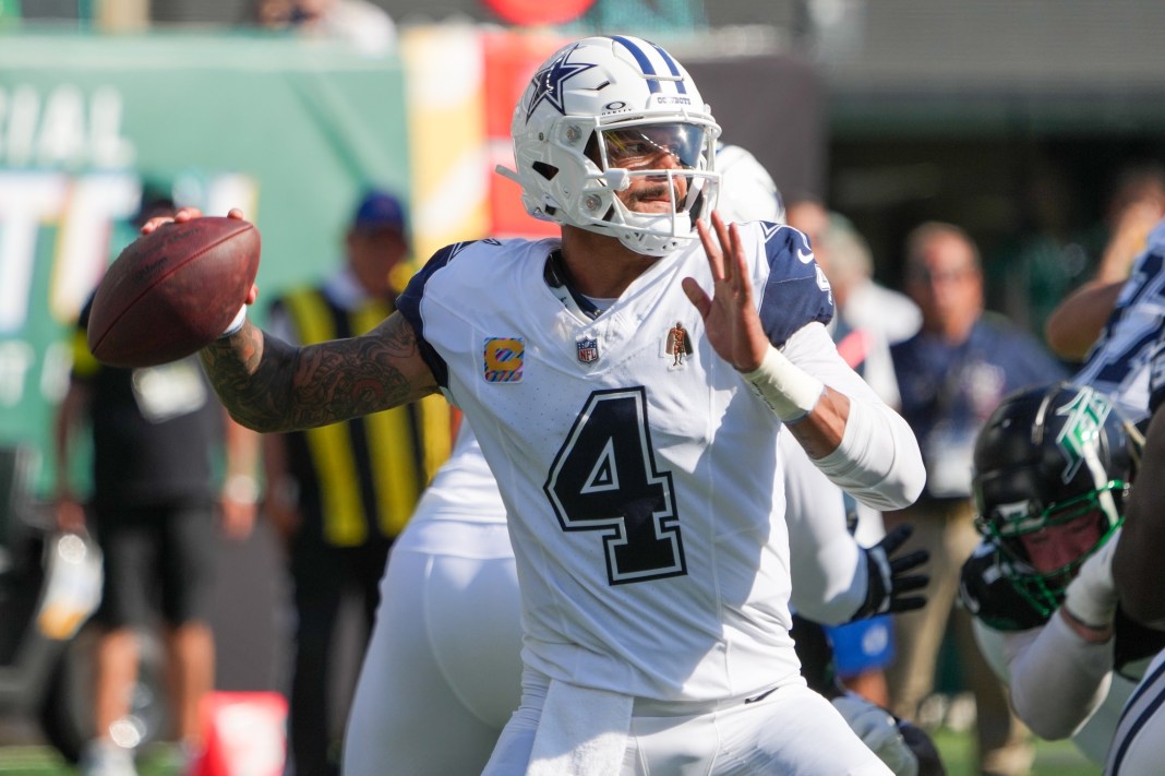 Cowboys quarterback Dak Prescott looks to throw against the Giants during the 2025 NFL season.