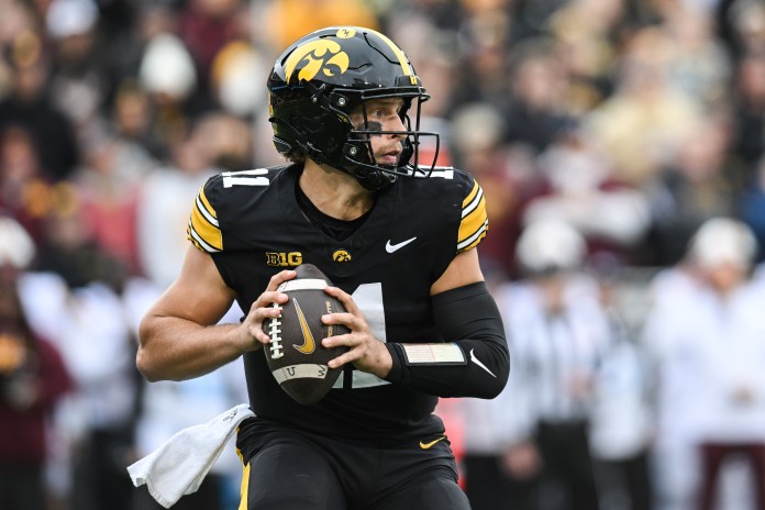 Mark Gronowski, Iowa, college football