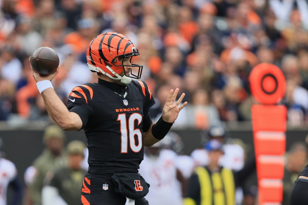 Bengals quarterback Joe Flacco throws a pass against the Bears during the 2025 NFL season.