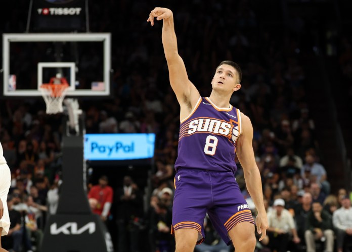 Suns guard Grayson Allen shoots a 3 against the Pelicans during the 2025-26 NBA season.