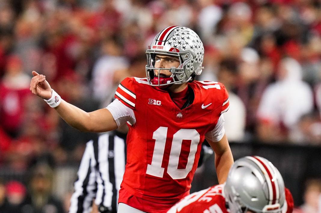 Ohio State quarterback Julian Sayin looks to change a play during the 2025 college football season.