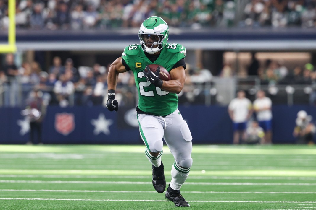 Eagles star Saquon Barkley runs against the Cowboys during the 2025 NFL season.