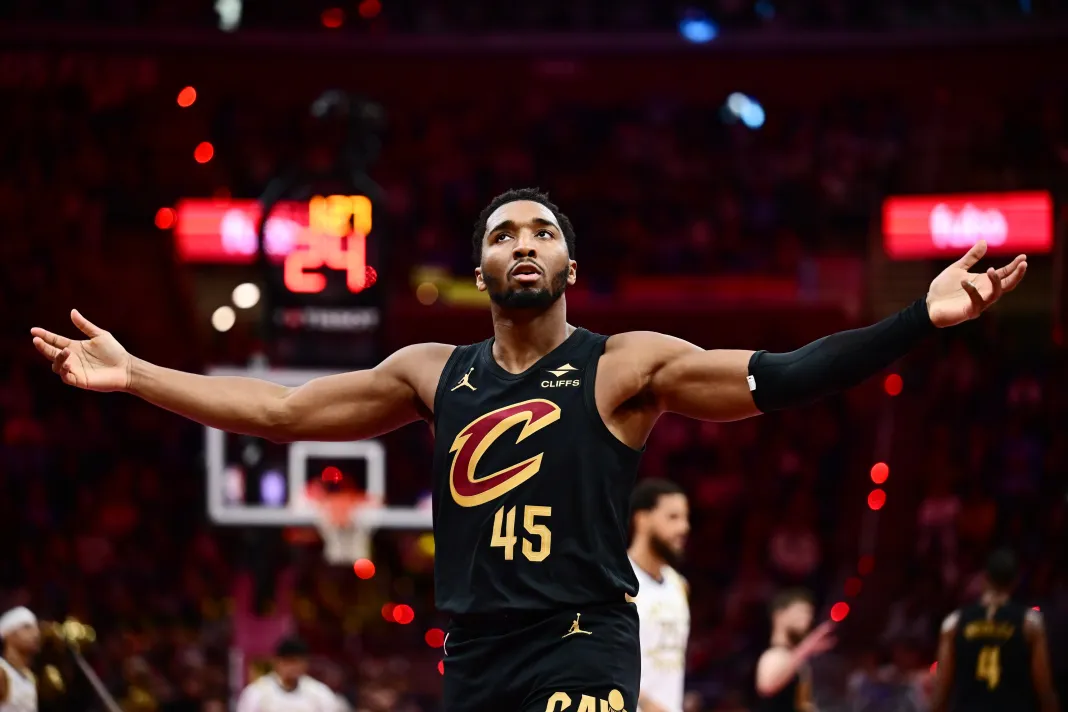 NBA: Indiana Pacers at Cleveland Cavaliers Donovan Mitchell, Cleveland Cavaliers, NBA