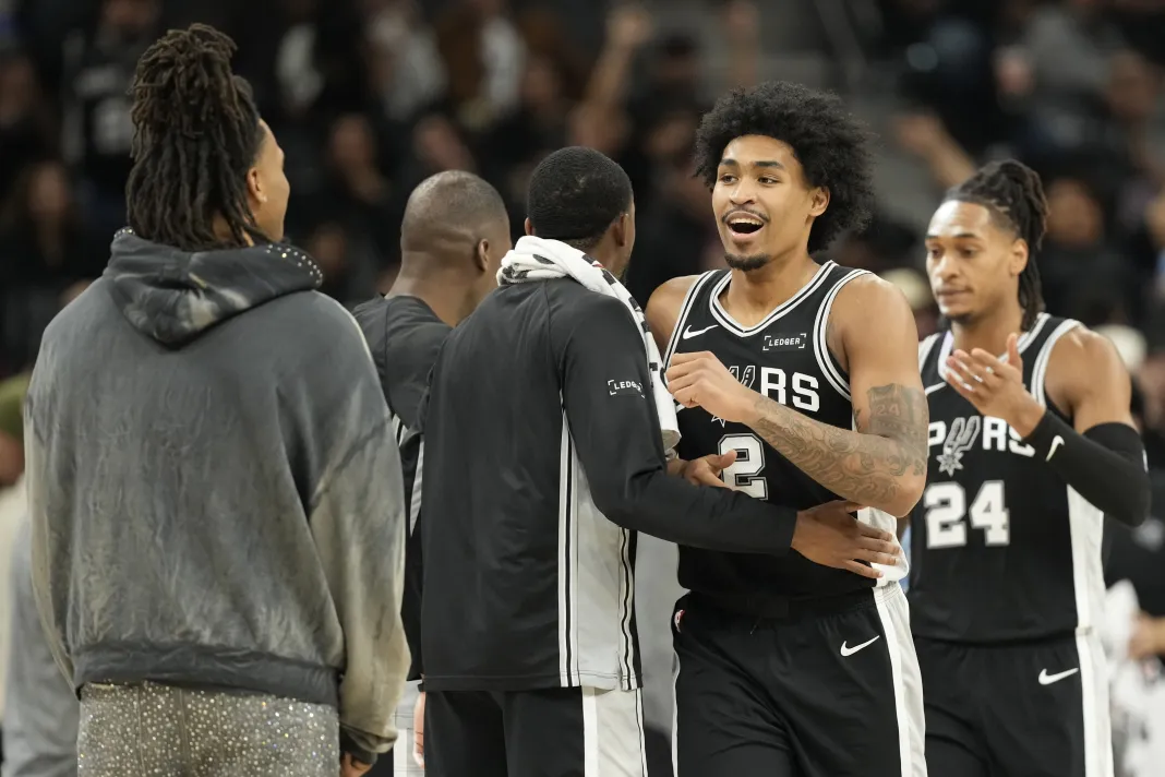 NBA: Memphis Grizzlies at San Antonio Spurs Spurs guard Dylan Harper celebrates with his teammates during a meeting with the Grizzlies in the 2025-26 NBA season.