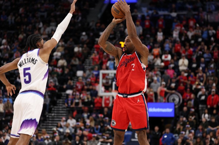 Clippers superstar Kawhi Leonard takes a shot against the Jazz during the 2025-26 NBA season.