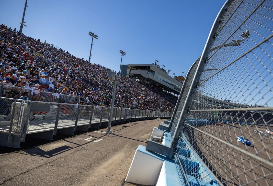 NASCAR: NASCAR Cup Series Championship straight talk wireless 500 predictions