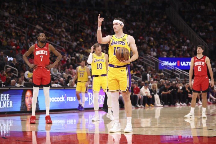 Lakers guard Austin Reaves gets ready to shoot a free throw against the Rockets during the 2025-26 NBA season.