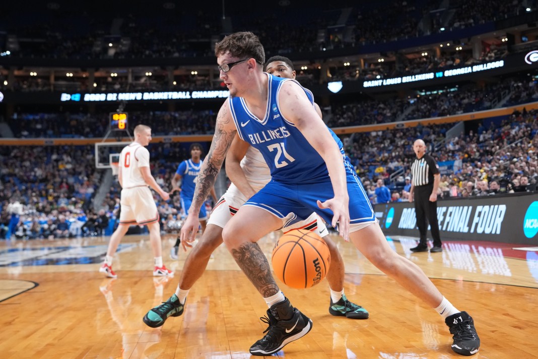 Robbie Avila, Saint Louis, college basketball