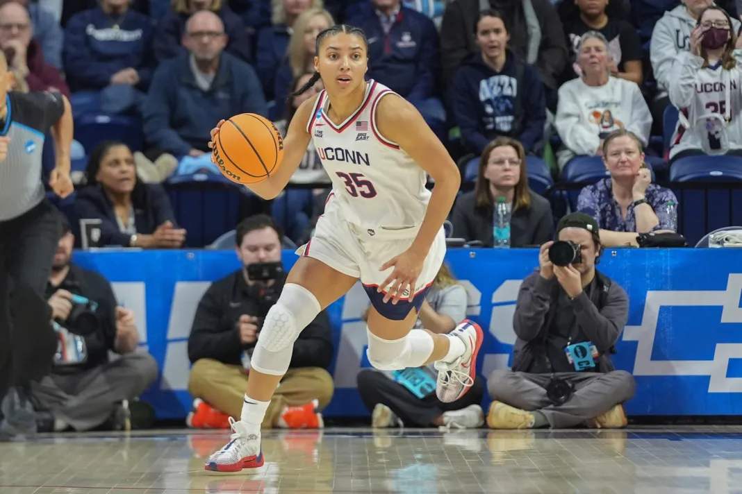 NCAA Womens Basketball: NCAA Tournament Second Round-Syracuse at UConn Azzi Fudd, Connecticut