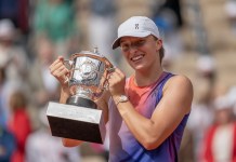 2026 French Open Predictions: Tournament preview and futures Iga Swiatek celebrates her 2024 French Open victory.