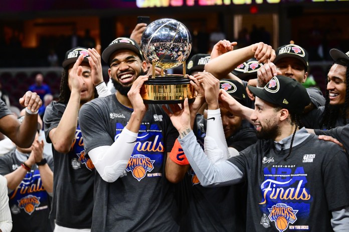 Knicks win East title.