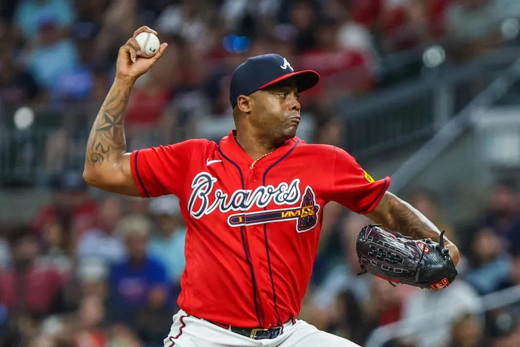 MLB: Milwaukee Brewers at Atlanta Braves Raisel Iglesias, Atlanta Braves, MLB