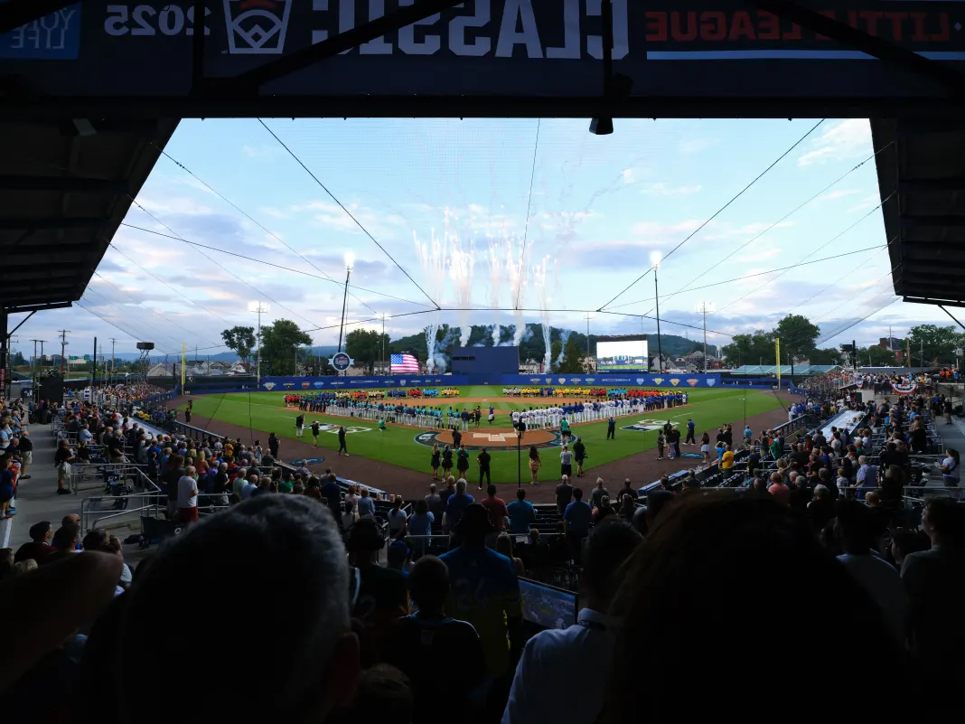 MLB: Little League Classic-Seattle Mariners at New York Mets little league classic braves vs. brewers