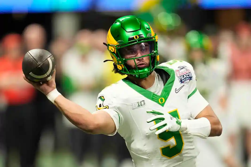 NCAA Football: Peach Bowl-Oregon vs Indiana Dante Moore, Oregon, college football