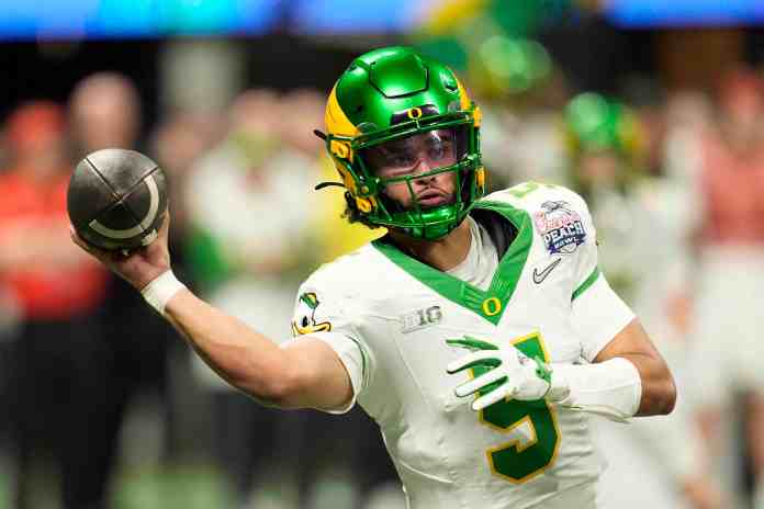 Dante Moore, Oregon, college football