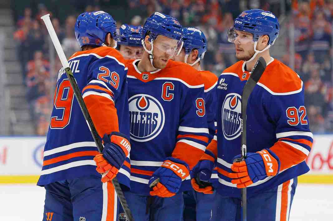 NHL: Preseason-Winnipeg Jets at Edmonton Oilers Connor McDavid, Edmonton Oilers, NHL