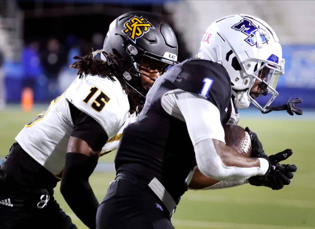 Middle Tennessee wide receiver Omari Kelly (1) carries the ball as Kennesaw State defensive back Jayven Williams (15) covers him kennesaw state vs. middle tennessee prediction picks preview
