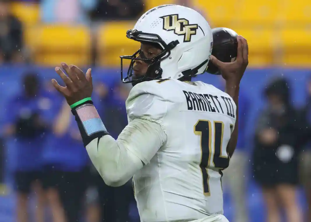 NCAA Football: Central Florida at Pittsburgh Alonza Barnett, Central Florida, college football