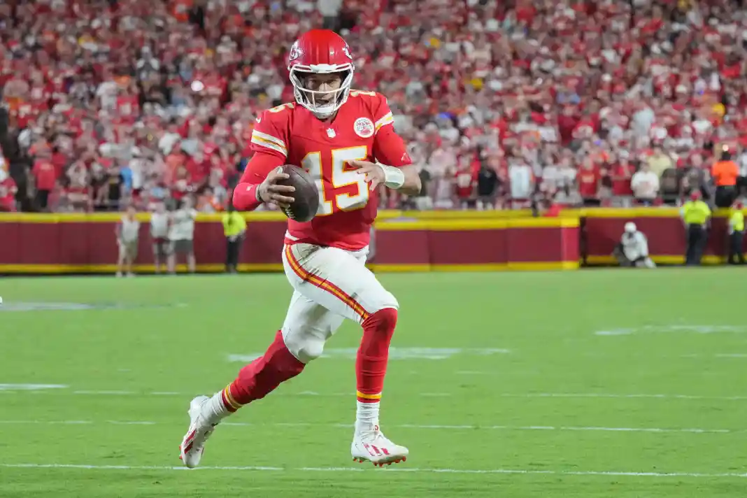 NFL: Denver Broncos at Kansas City Chiefs Patrick Mahomes, Kansas City Chiefs, NFL