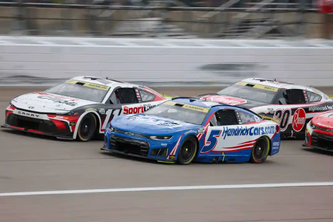 NASCAR: Hollywood Casino 400 Presented by ESPN Bet Kyle Larson, NASCAR