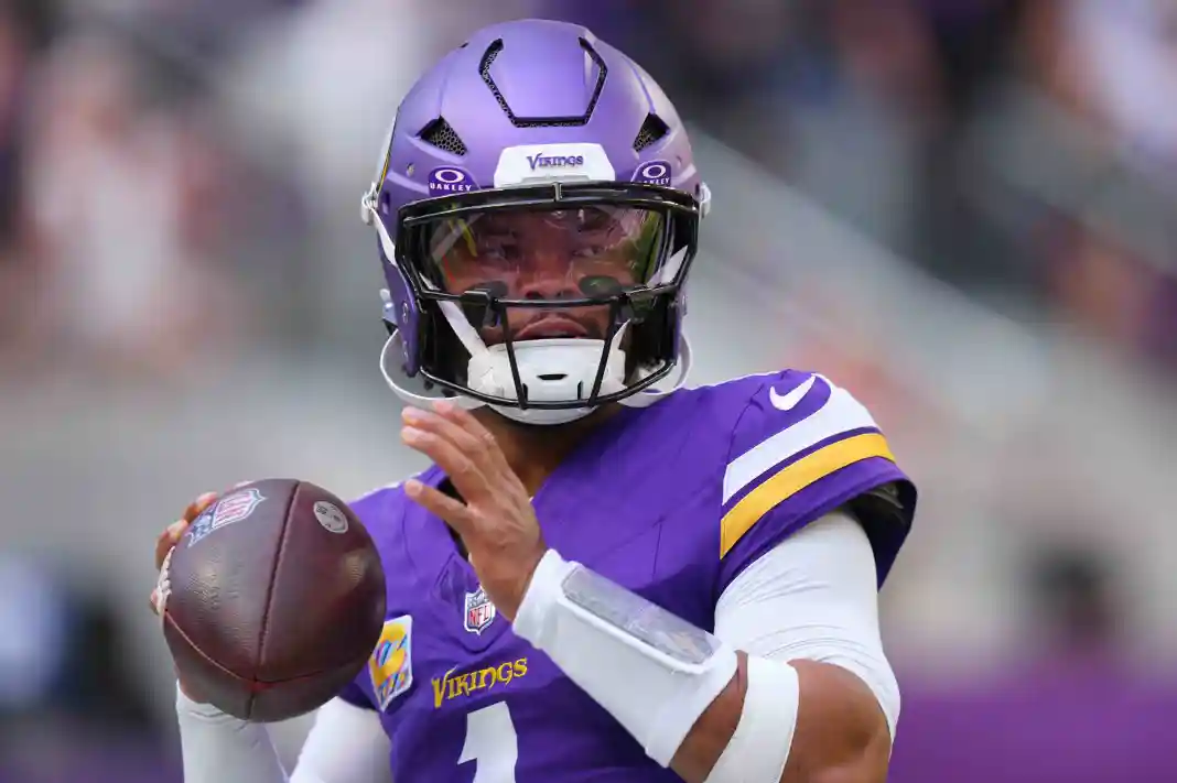 NFL: Miami Dolphins at Minnesota Vikings Kyler Murray, Minnesota Vikings, NFL