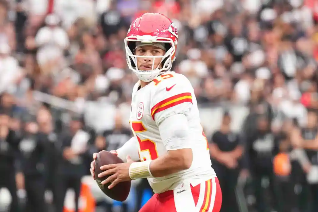 NFL: Kansas City Chiefs at Las Vegas Raiders Patrick Mahomes, Kansas City Chiefs, NFL