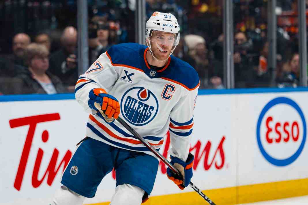 NHL: Edmonton Oilers at Vancouver Canucks Connor McDavid, Edmonton Oilers, NHL
