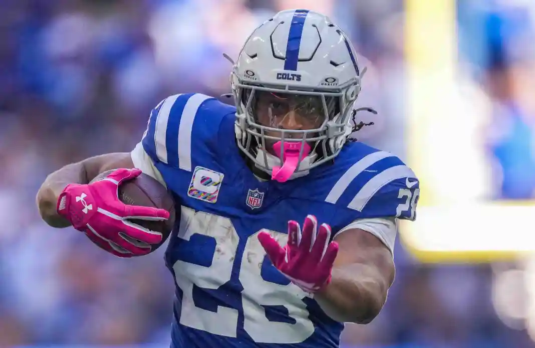 Indianapolis Colts running back Jonathan Taylor (28) takes off on a run Sunday, Oct. 18, 2026, during the game against the Jonathan Taylor, Indianapolis Colts, NFL